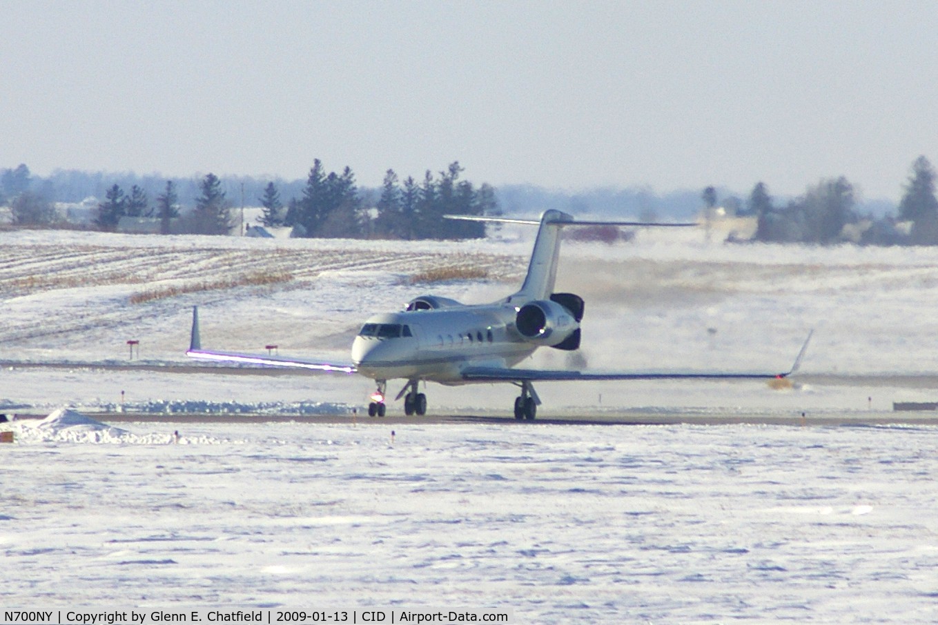 N700NY, 2001 Gulfstream Aerospace G-IV C/N 1468, About 3/4 mile from my window, just off Runway 27