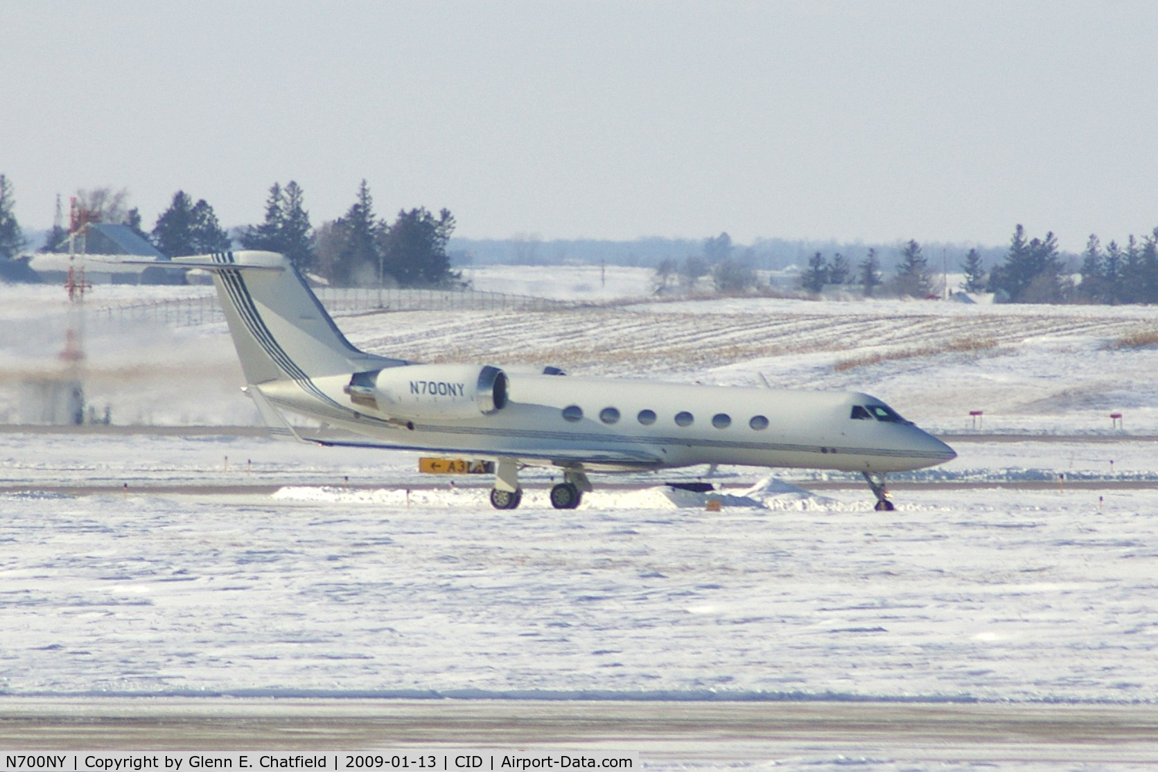 N700NY, 2001 Gulfstream Aerospace G-IV C/N 1468, About 3/4 mile from my window, taxiing to PS Air