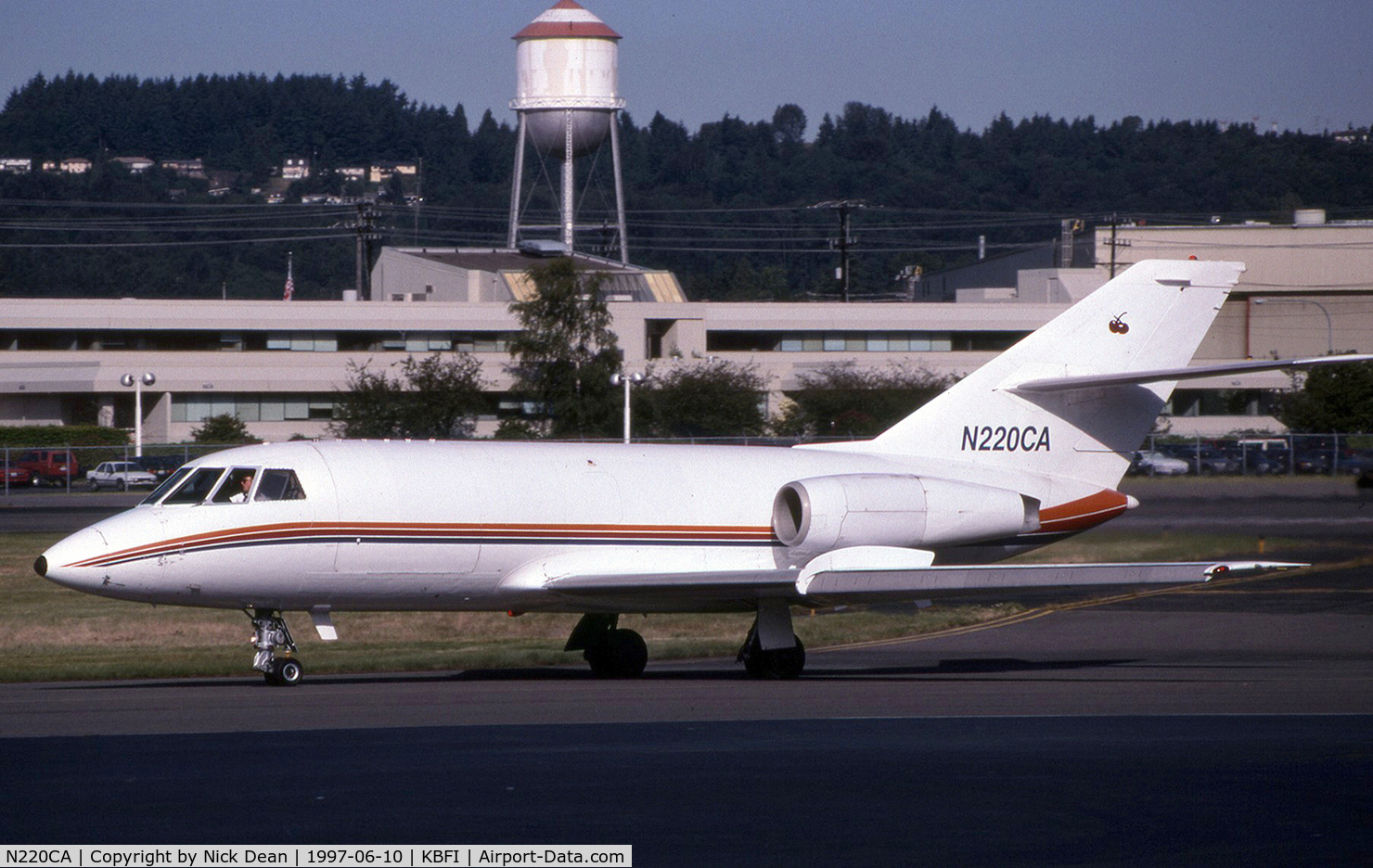 N220CA, 1969 Dassault Falcon (Mystere) 20DC C/N 220, KBFI