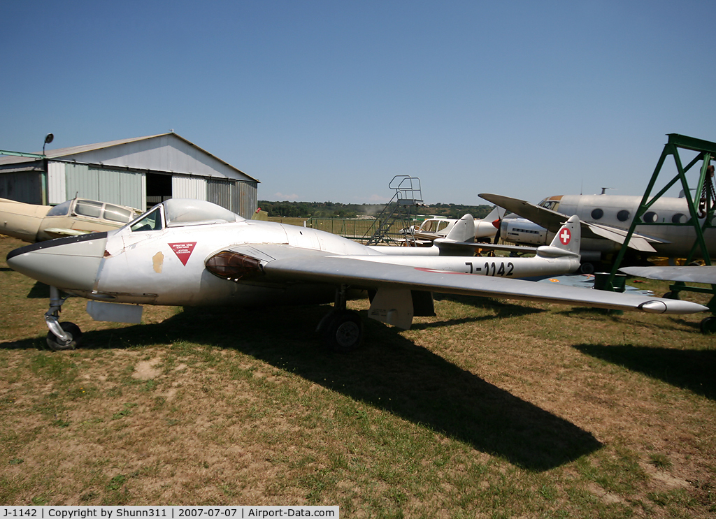 J-1142, De Havilland (FFA) Vampire FB.6 (DH-100) C/N 651, Preserved Vampire