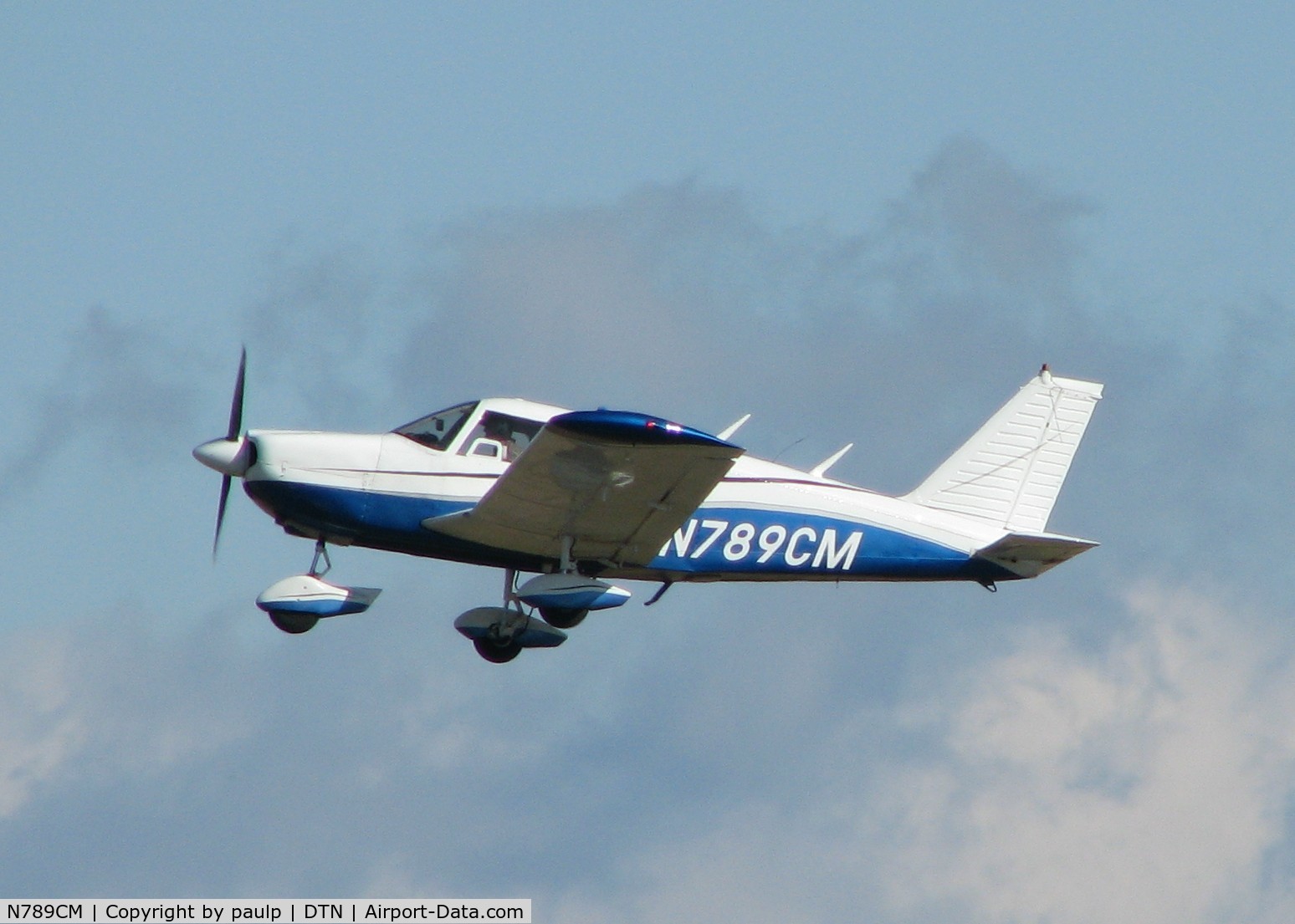 N789CM, 1968 Piper PA-28-235 C/N 28-11165, Taking off from the Downtown Shreveport airport.