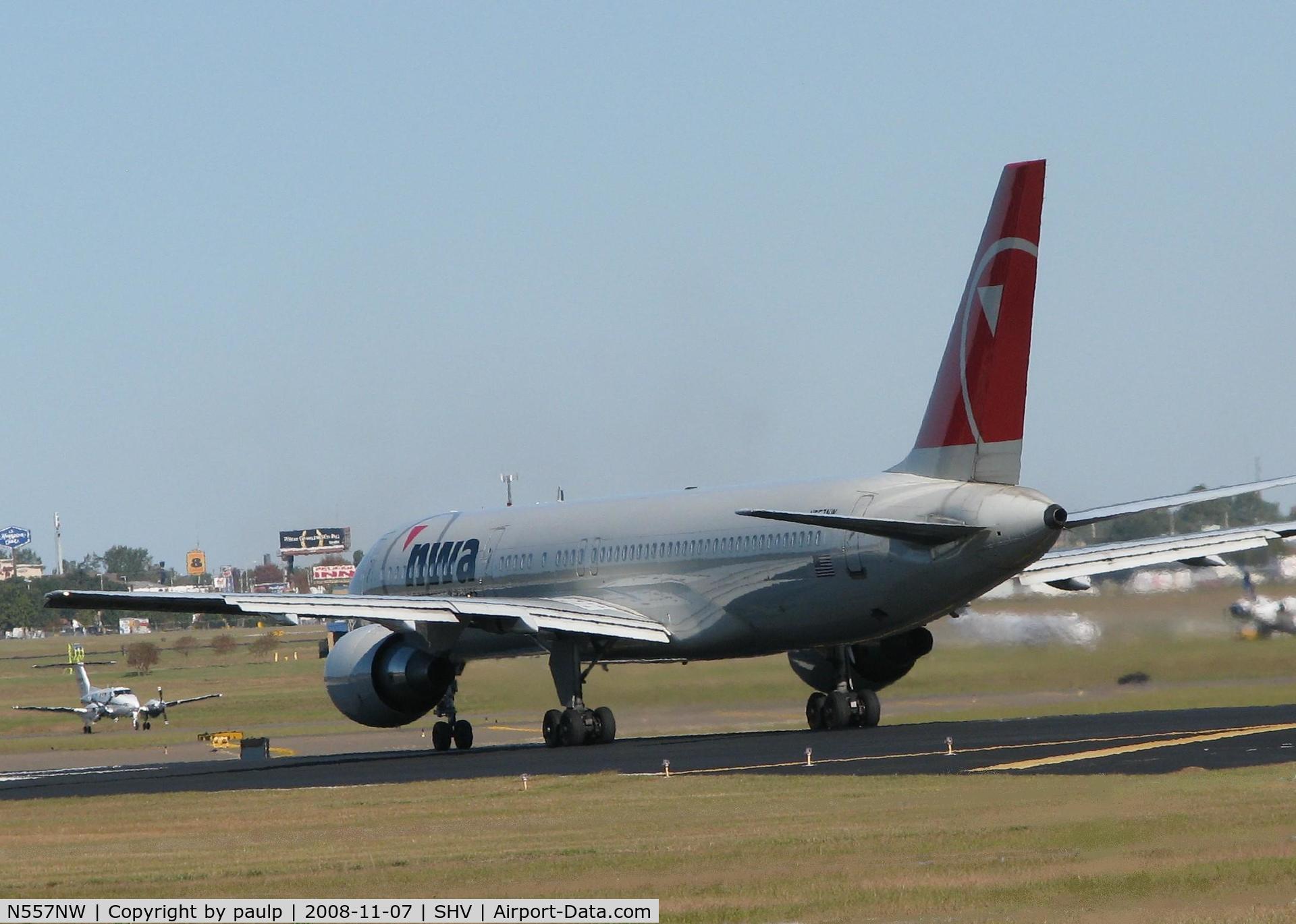 N557NW, 2002 Boeing 757-251 C/N 33393, Taking off from Shreveport Regional.