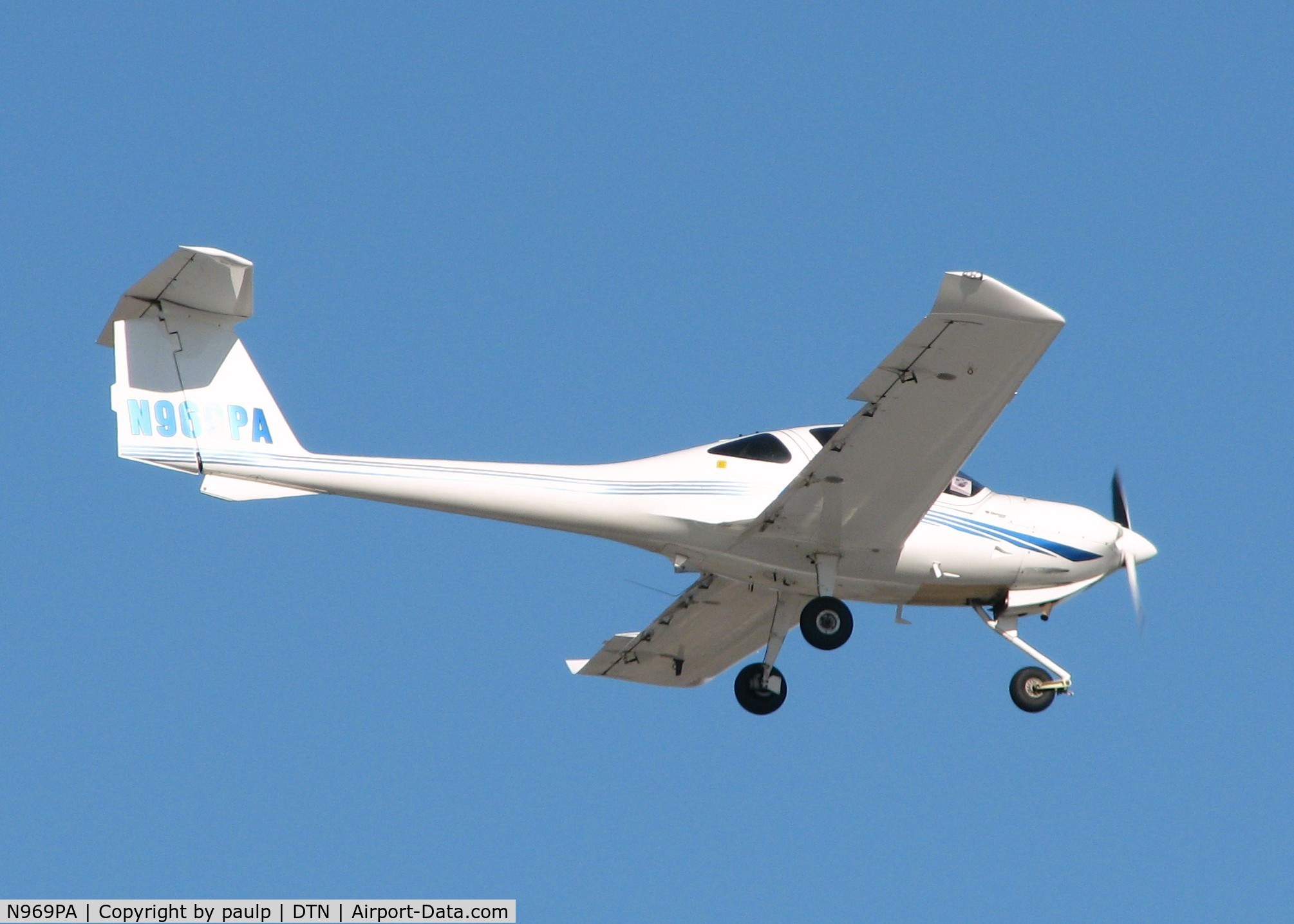 N969PA, 2003 Diamond DA-20C-1 Eclipse C/N C0241, Landing at Downtown Shreveport.