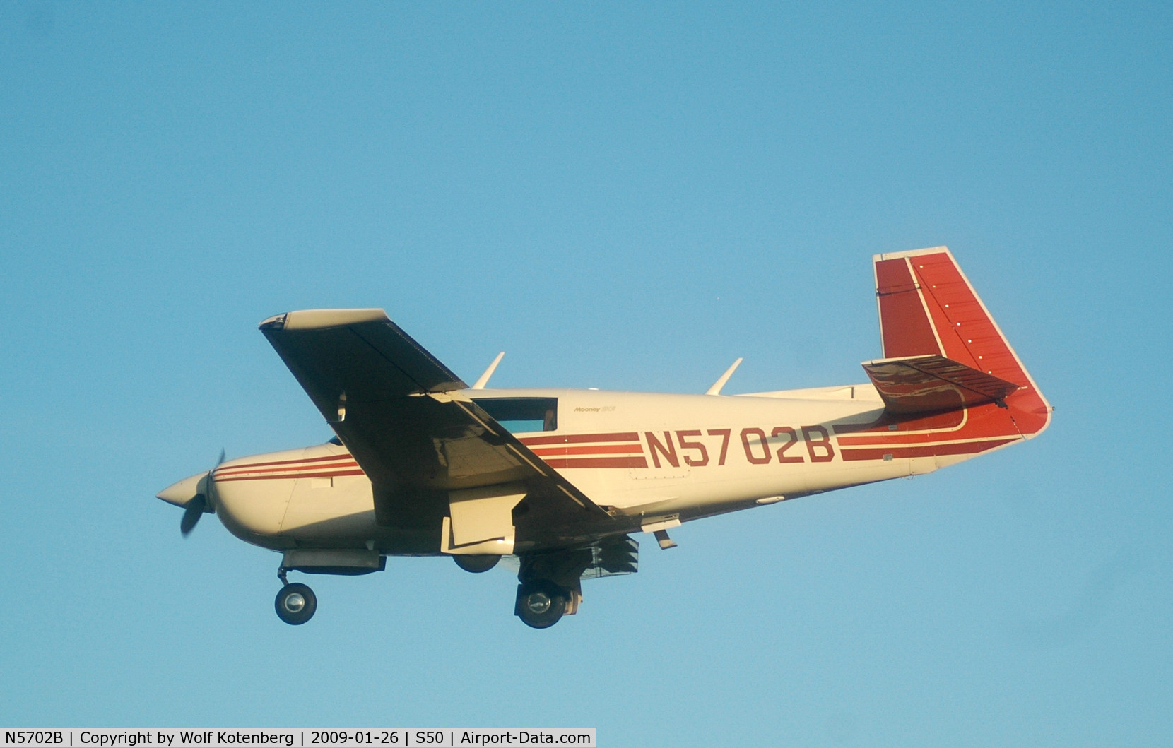N5702B, 1983 Mooney M20J 201 C/N 24-1417, seconds from touchdown