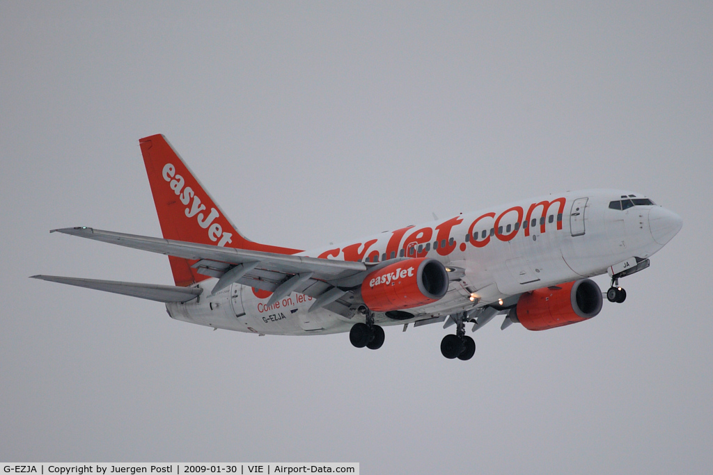 G-EZJA, 2000 Boeing 737-73V C/N 30235, Boeing 737-73V