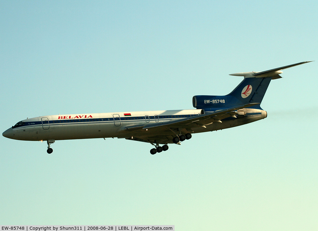 EW-85748, 1992 Tupolev Tu-154M C/N 92A924, Landing rwy 07R