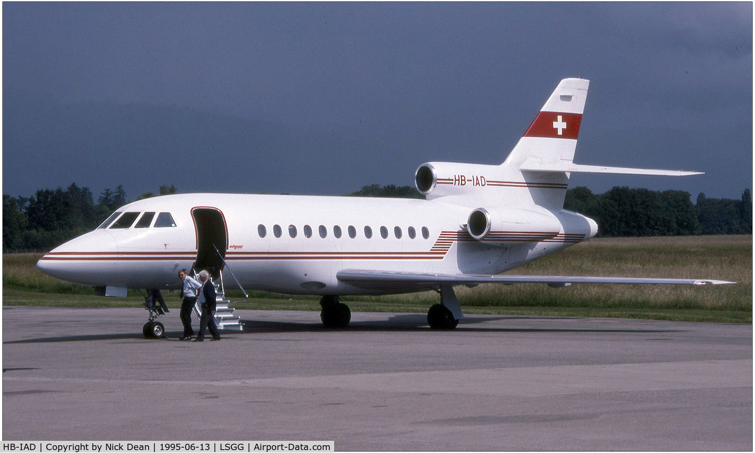 HB-IAD, 1987 Dassault Falcon 900 C/N 35, LSGG