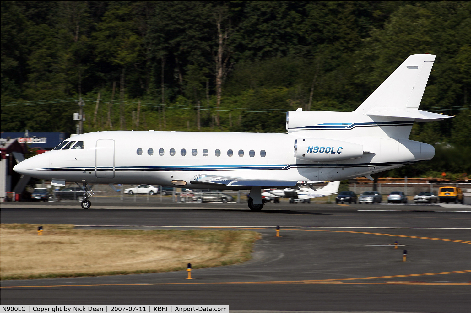 N900LC, 2000 Dassault Falcon 900 C/N 186, KBFI