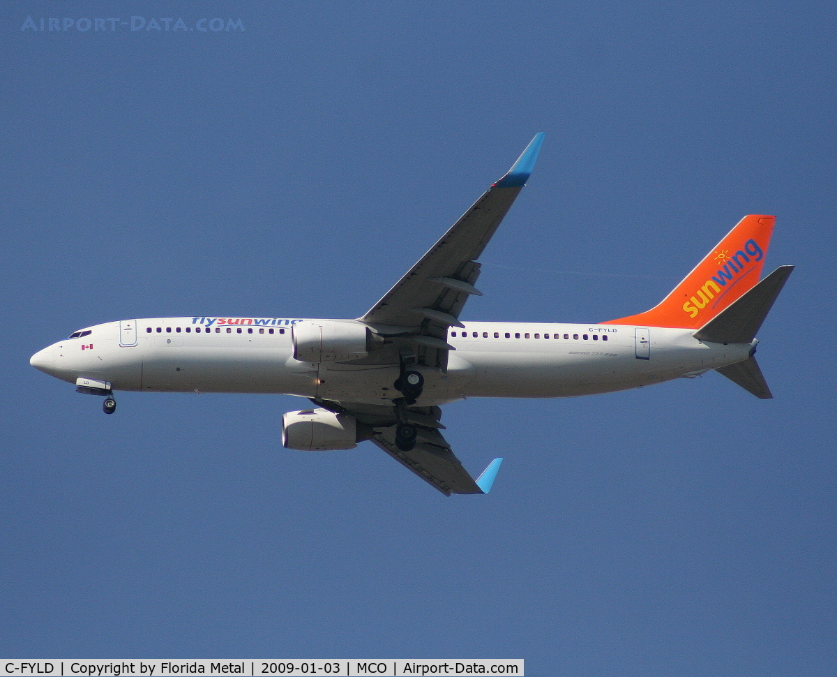 C-FYLD, 2007 Boeing 737-8FH C/N 35093, Sunwing 737-800 wearing the registration formerly worn by an Air Canada A340