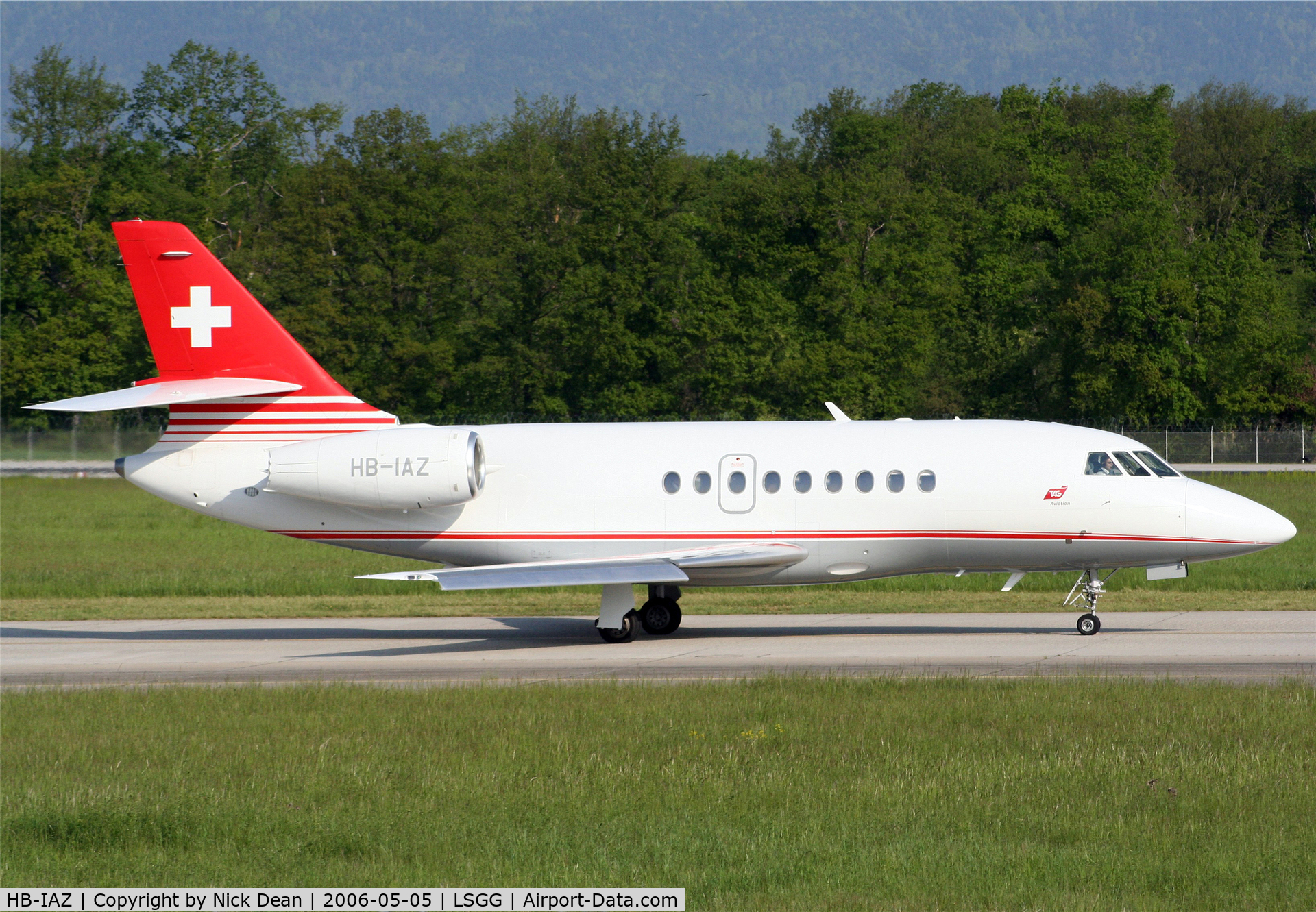 HB-IAZ, 1996 Dassault Falcon 2000 C/N 030, LSGG