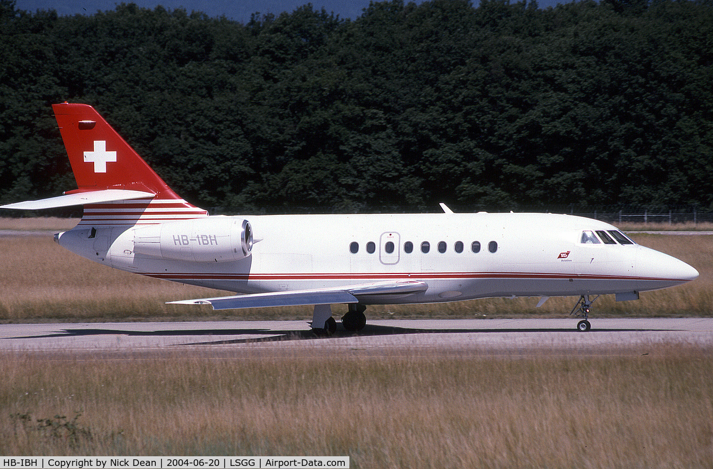 HB-IBH, 1996 Dassault Falcon 2000 C/N 042, LSGG