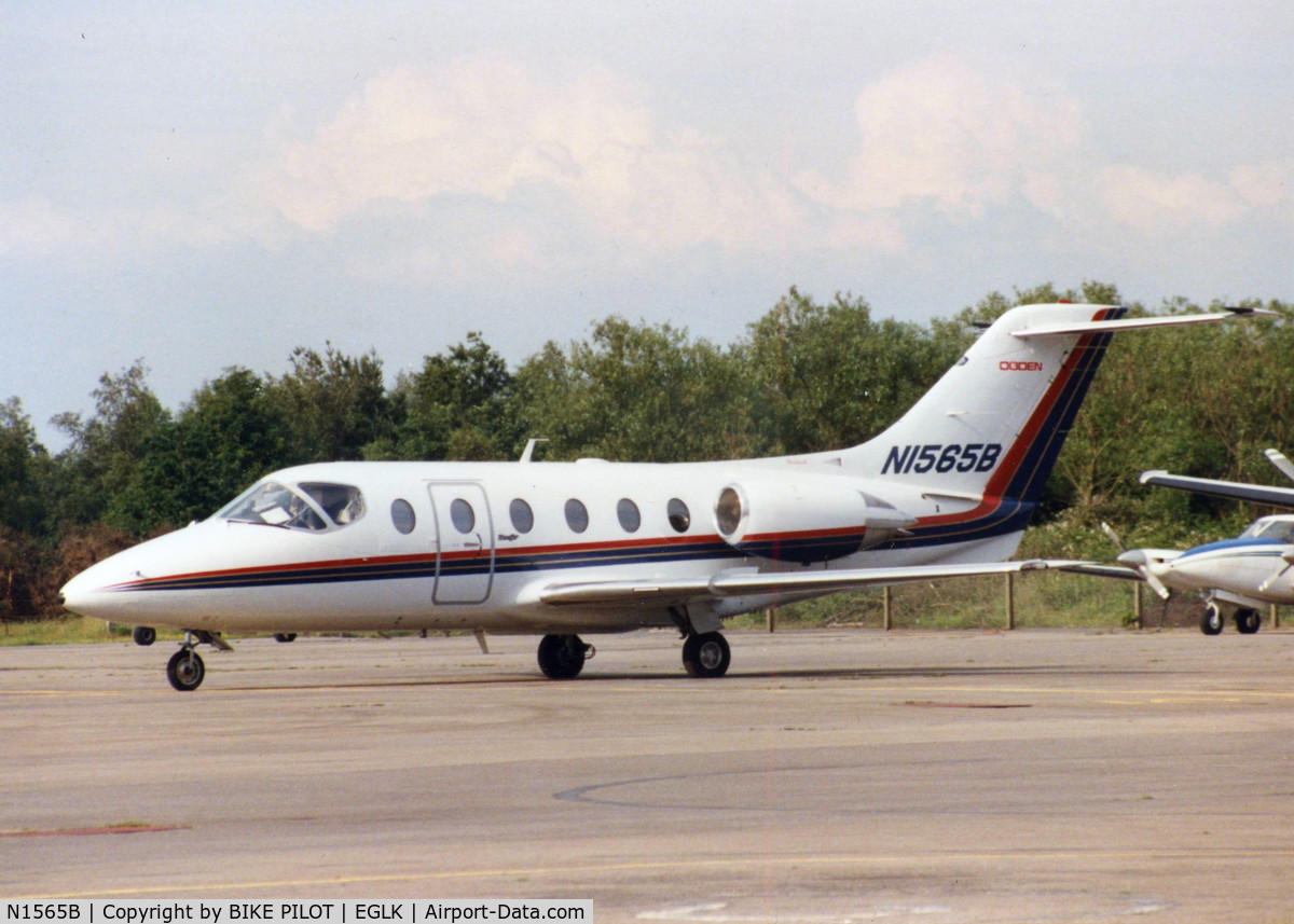 N1565B, 1989 Beech 400 Beechjet C/N RJ-65, SITTING IN THE SUN AT BLACKBUSHE PROBABLE IN THE LATE 90'S