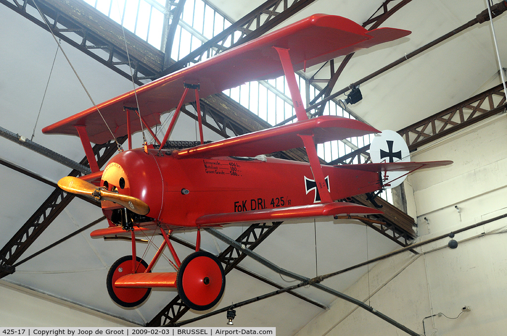 425-17, Fokker Dr.1 Triplane Replica C/N Not found 425-17 (1), Replica of the Red Baron Fokker DR.1 in the Legermuseum in Brussels.