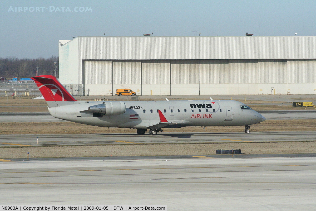 N8903A, 2004 Bombardier CRJ-200 (CL-600-2B19) C/N 7903, Pinnacle CRJ-200