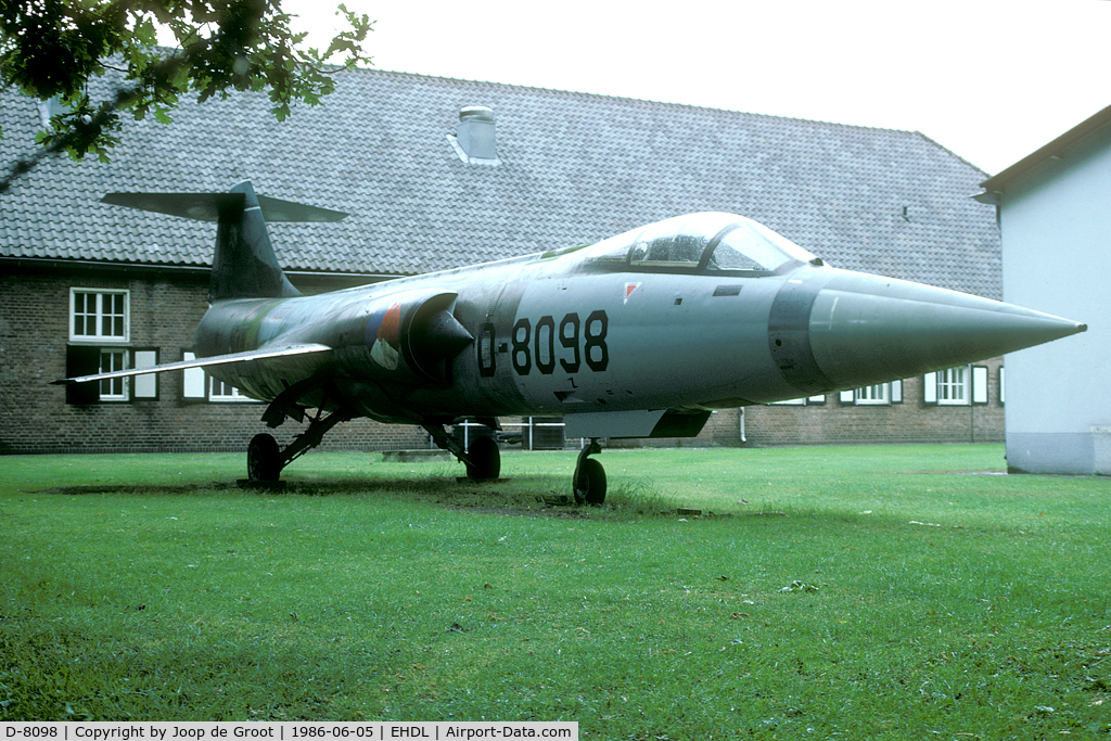 D-8098, Lockheed F-104G Starfighter C/N 683-8098, After its prang in 1978 D-8098 became an instructional air frame. In 1986 it had been promoted to the Deelen gate guard.