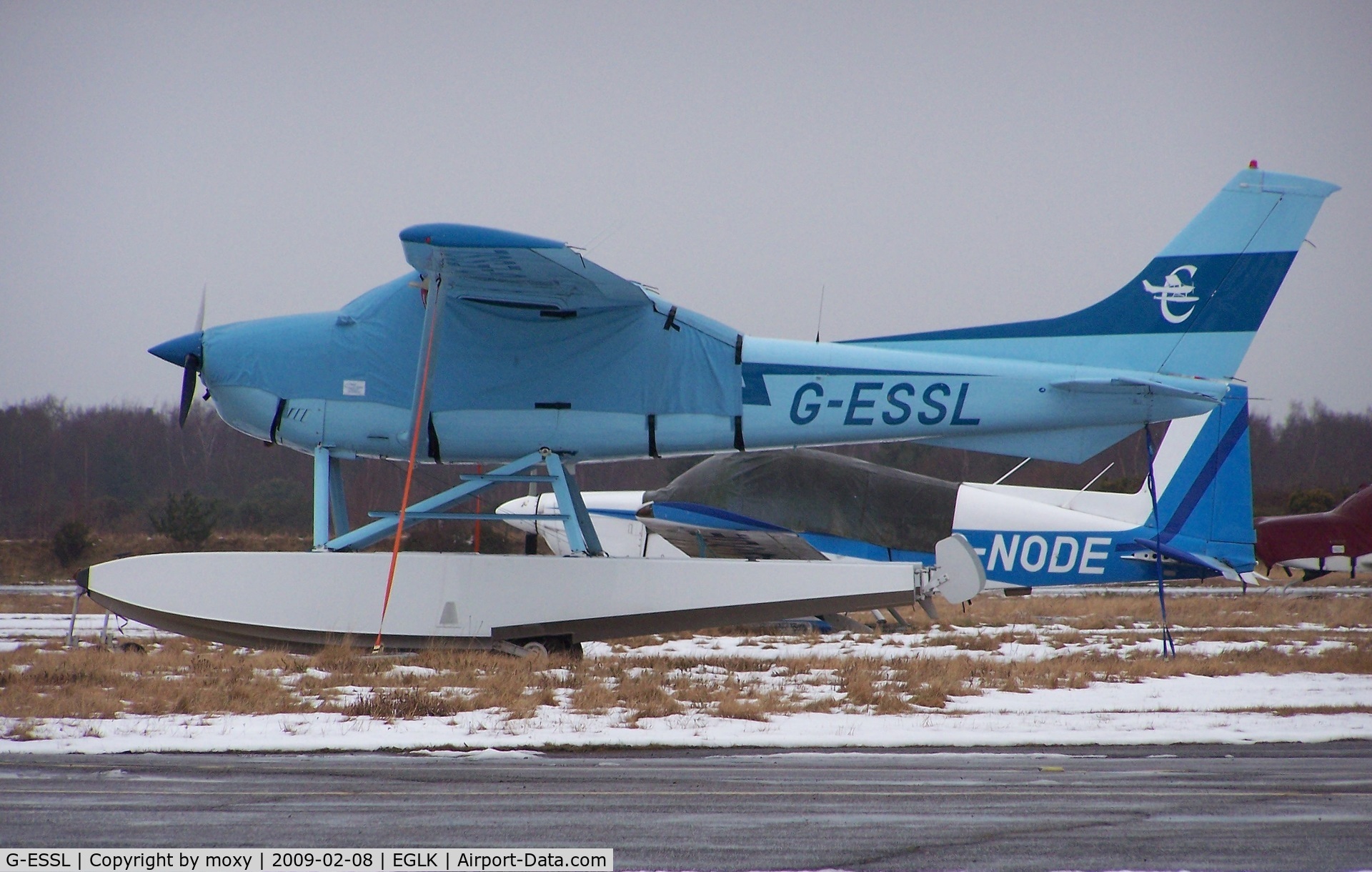 G-ESSL, 1981 Cessna 182R Skylane C/N 182-67947, Snowy Blackbushe