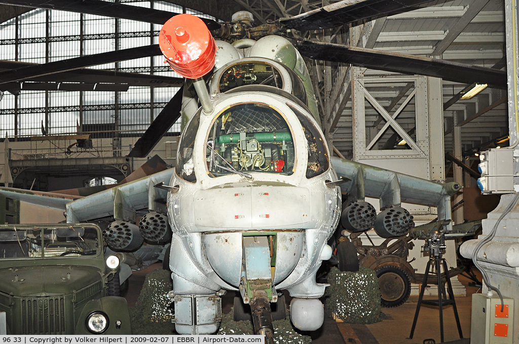 96 33, Mil Mi-24D Hind C/N 340273, museum Brussels