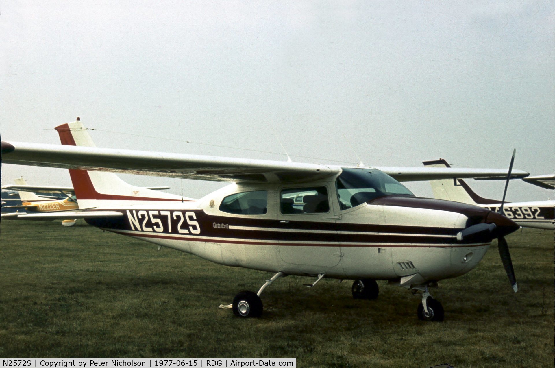 N2572S, 1976 Cessna 210L Centurion C/N 21061332, This Centurion was present at the 1977 Reading Airshow.