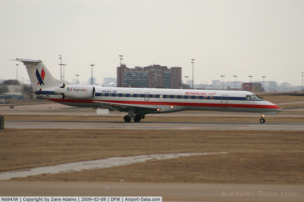 N684JW, 2004 Embraer ERJ-145LR (EMB-145LR) C/N 14500835, American Eagle at DFW