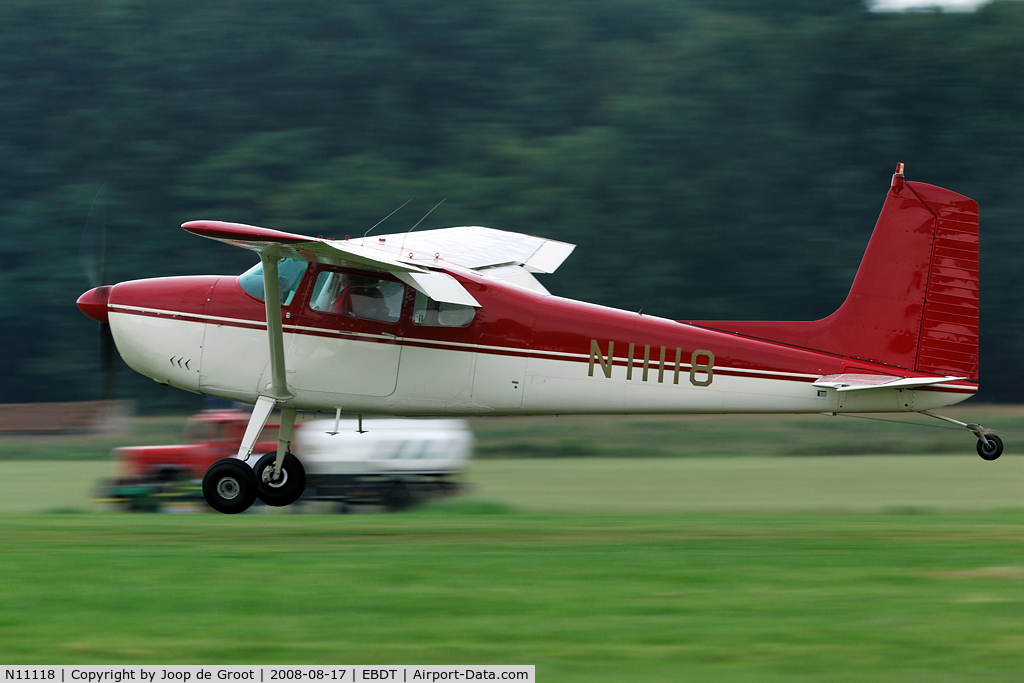 N11118, 1963 Cessna 180F C/N 18051230, landing at Schaffen