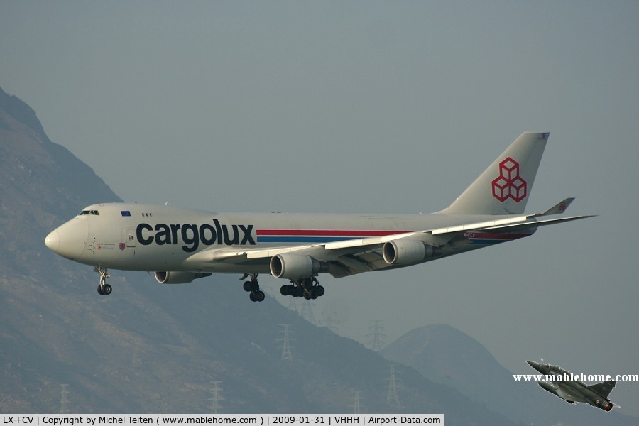 LX-FCV, 1993 Boeing 747-4R7F C/N 25866, Cargolux approaching 25R
