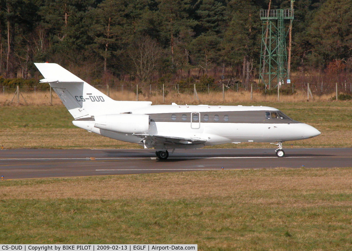 CS-DUD, 2008 Hawker Beechcraft 750 C/N HB-8, WAITING FOR CLEARANCE