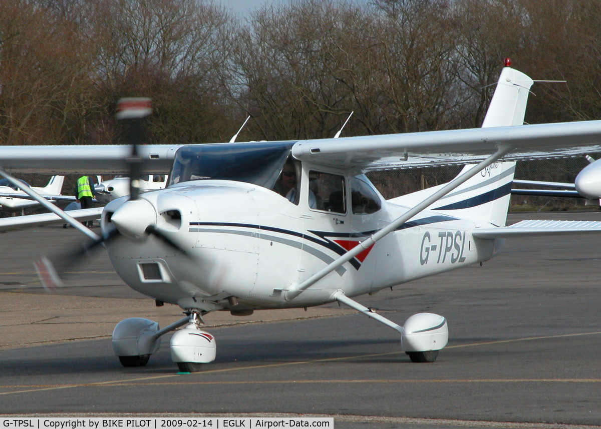 G-TPSL, 1998 Cessna 182S Skylane C/N 18280398, TAXYING OUT TO RWY 07