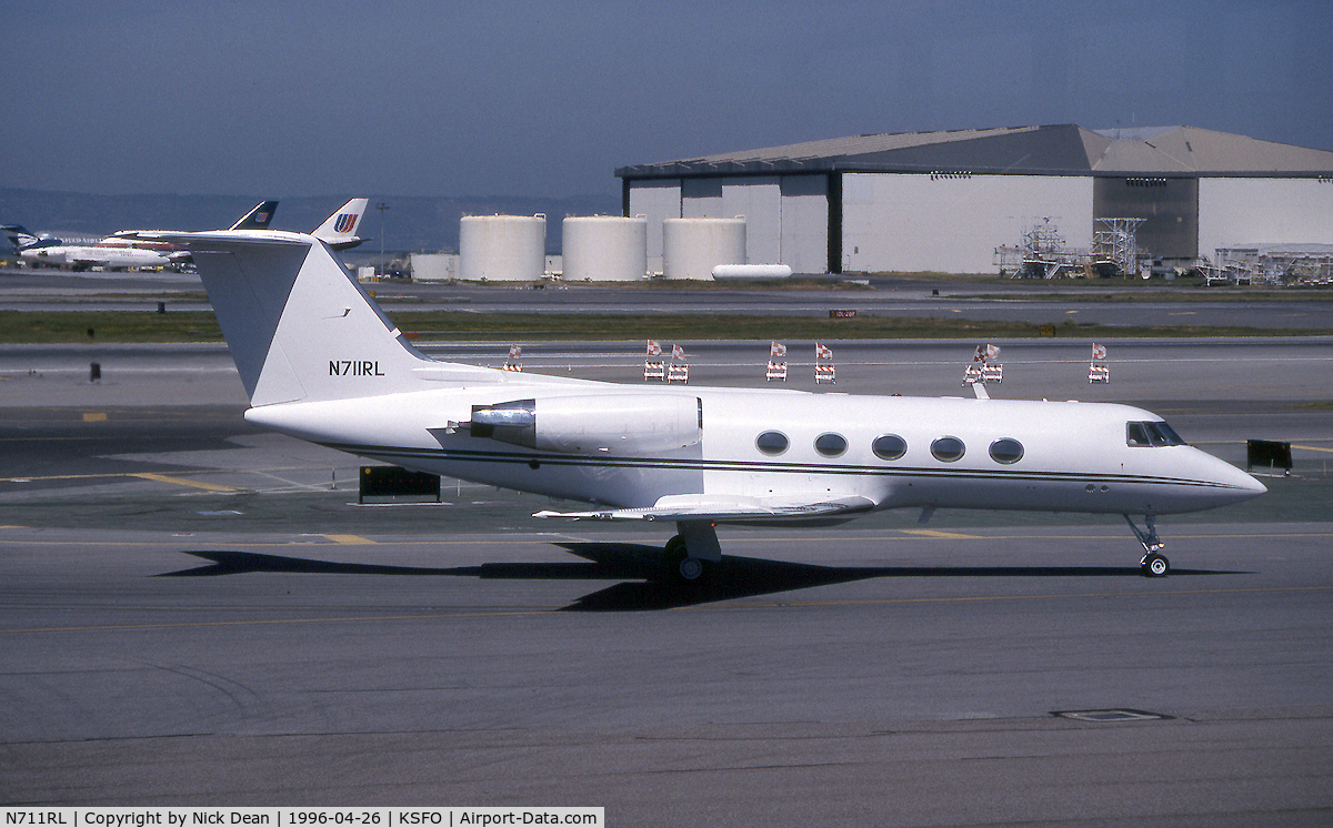 N711RL, 1968 Grumman G-1159 Gulfstream II C/N 025, KSFO