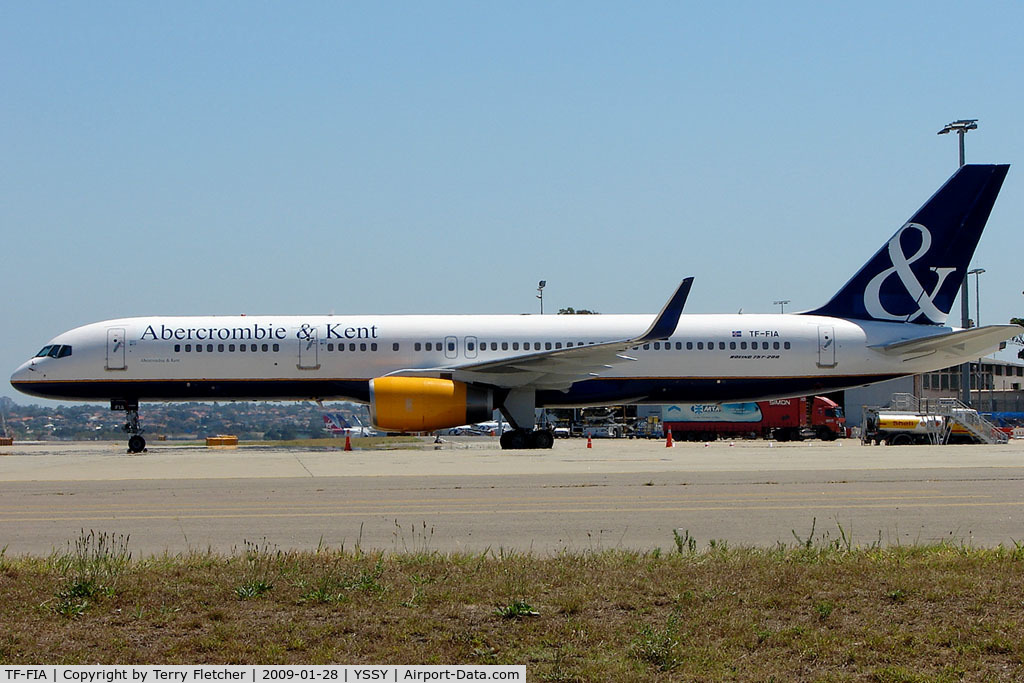 TF-FIA, 2000 Boeing 757-256 C/N 29310, A plane of two different colours - this side painted in corporate colours - the other side remains in full Icelandair colours