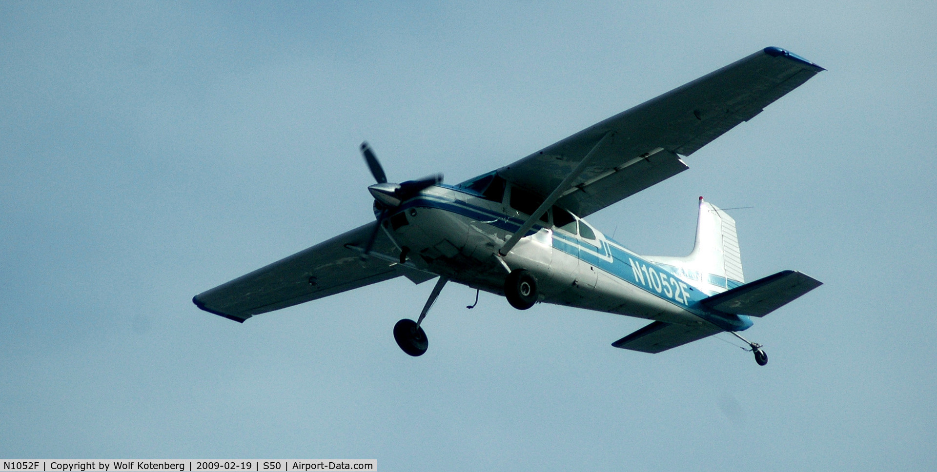 N1052F, 1975 Cessna A185F Skywagon 185 C/N 18502709, he lost his floats
