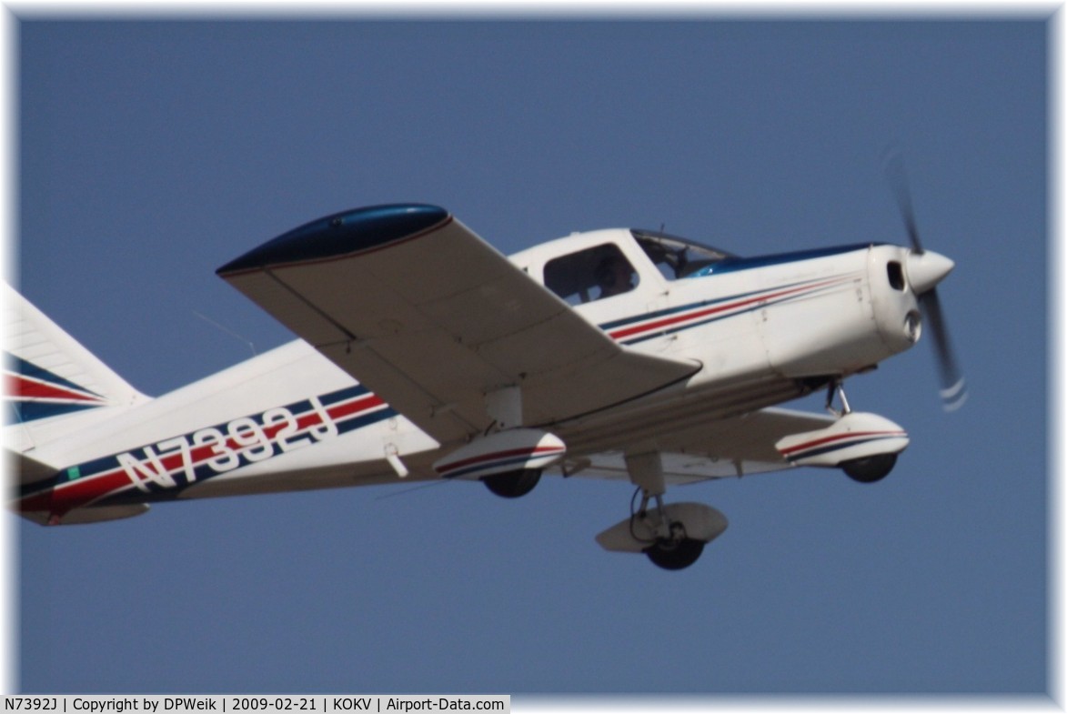 N7392J, 1968 Piper PA-28-140 C/N 28-24755, 92J Departing Winchester Regional