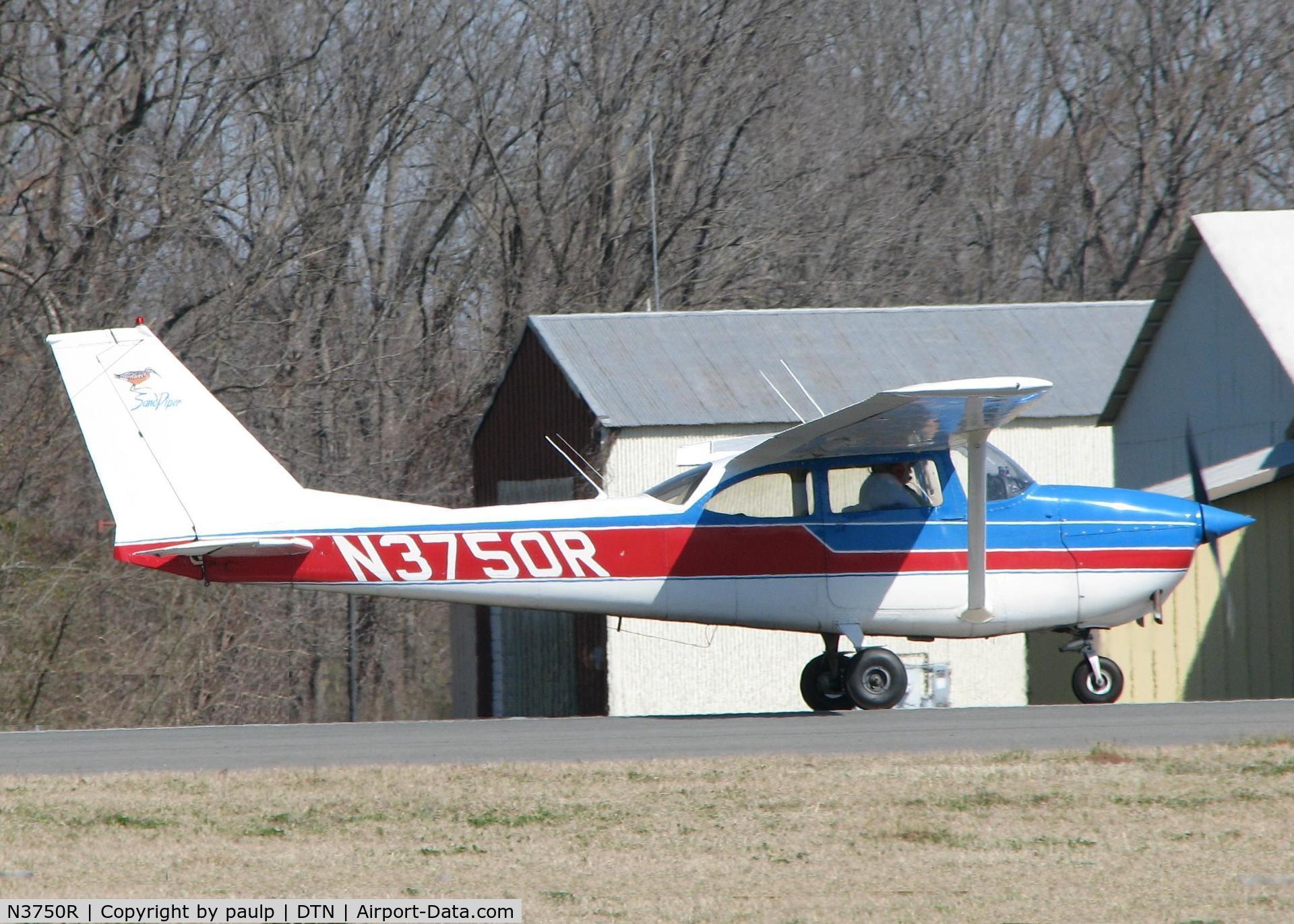 N3750R, 1966 Cessna 172H C/N 17255550, Taking off from 14 at Downtown Shreveport.