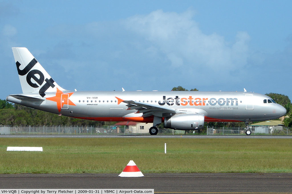 VH-VQB, 2009 Airbus A320-232 C/N 3743, Marks formerly worn on a Boeing 717 - now worn on a new A320 operated by Jetstar - seen on its second day of operation at Maroochydore