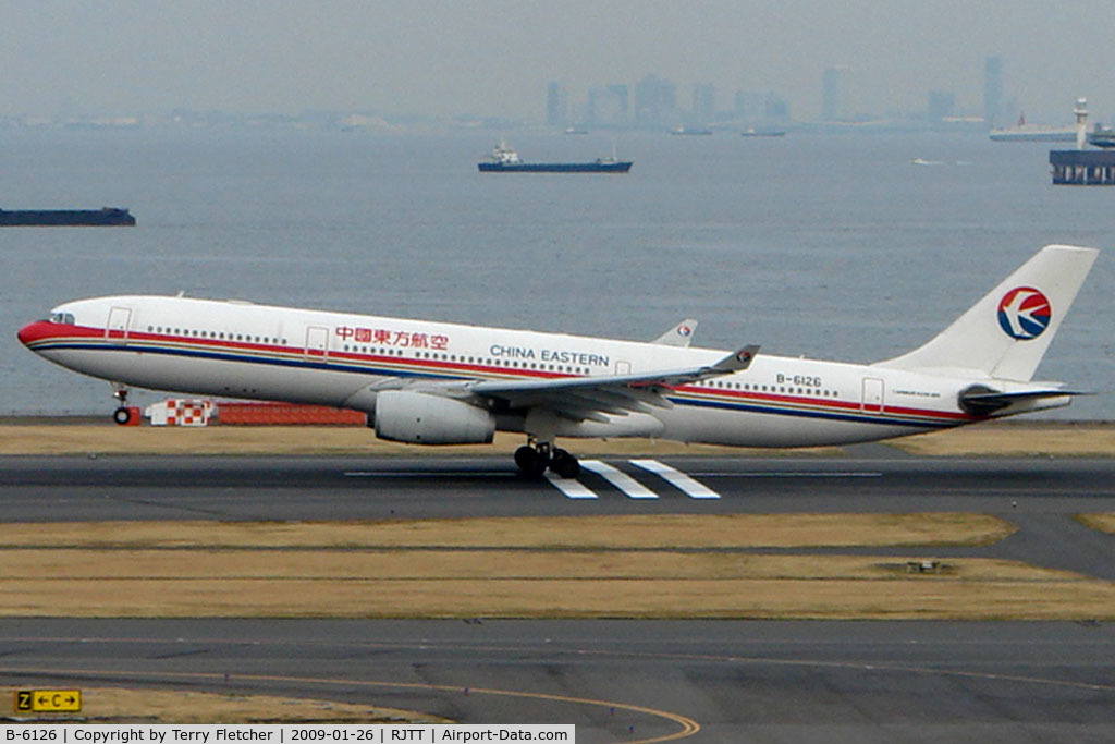 B-6126, 2006 Airbus A330-343X C/N 777, China Eastern A330 lifts from Haneda