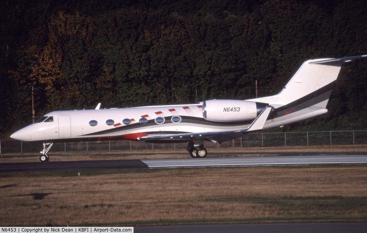 N6453, 1988 Gulfstream Aerospace Gulfstream IV C/N 1033, KBFI