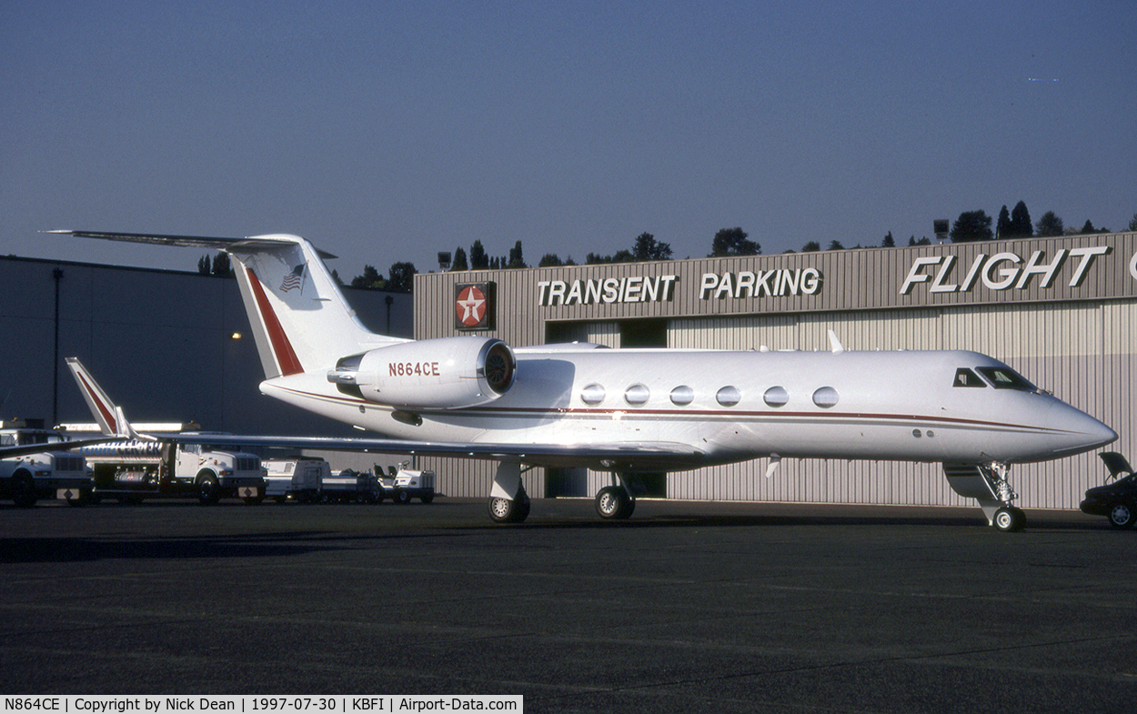 N864CE, 1988 Gulfstream Aerospace Gulfstream IV C/N 1085, KBFI