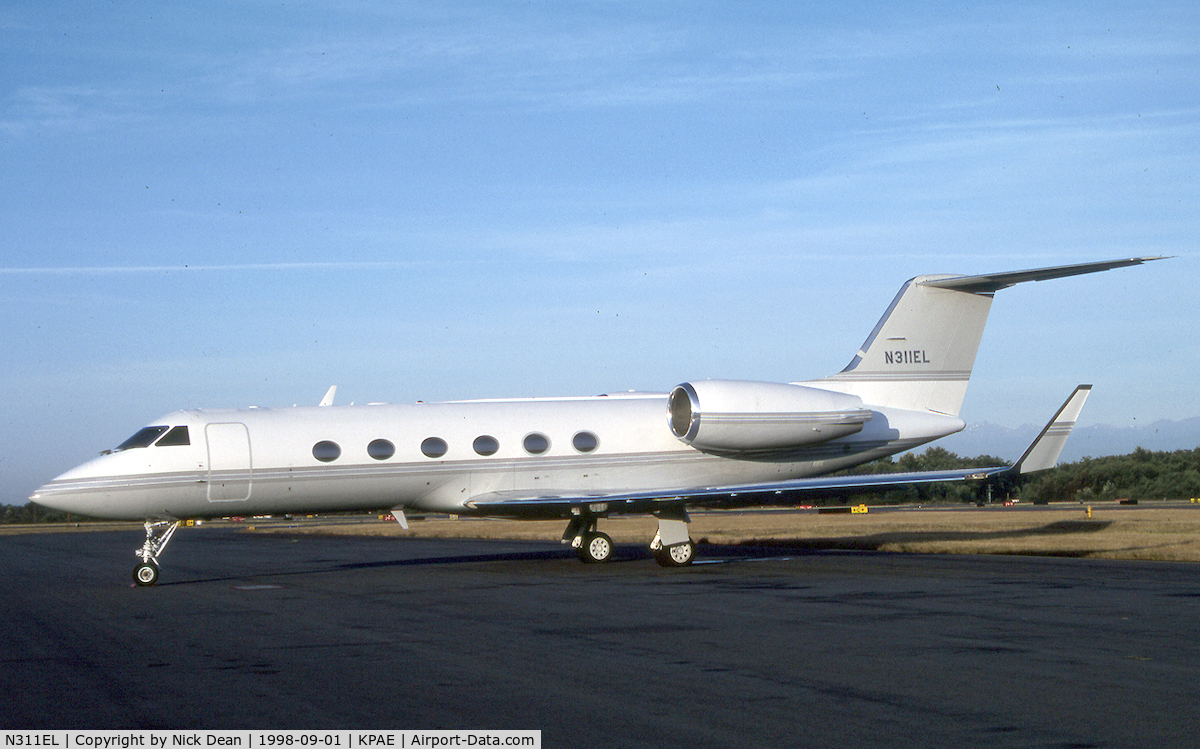 N311EL, 1989 Gulfstream Aerospace G-IV C/N 1095, KPAE