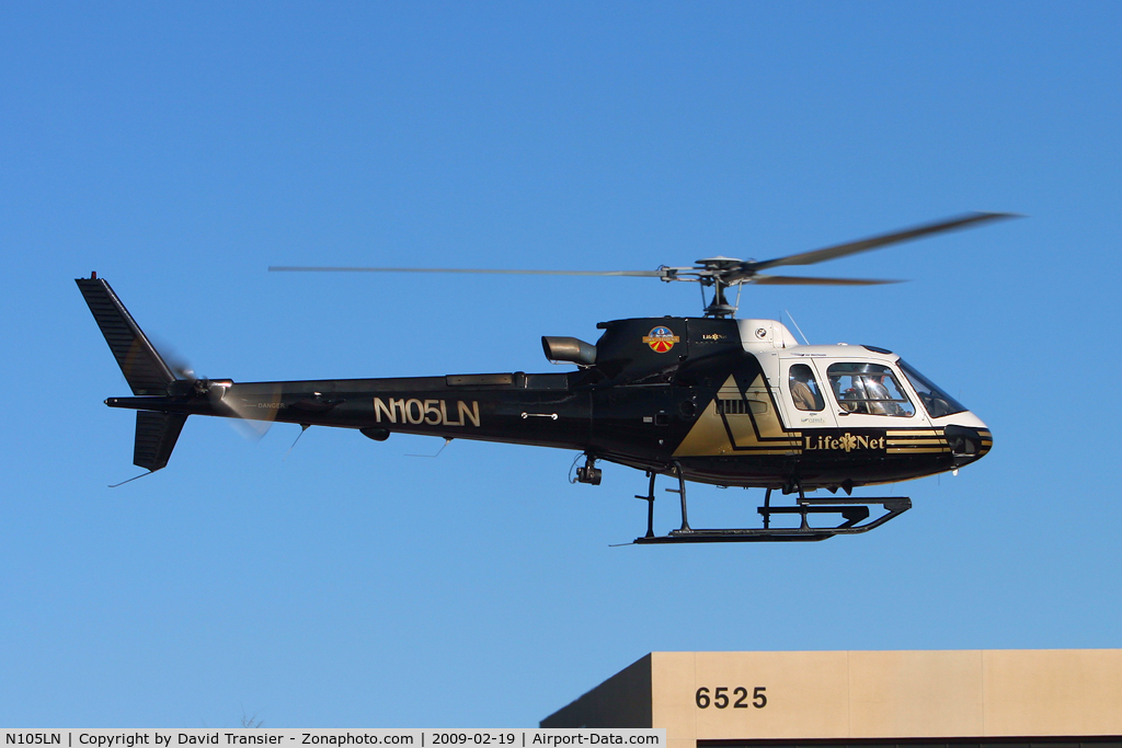 N105LN, 1999 Eurocopter AS-350B-3 Ecureuil Ecureuil C/N 3249, Taking off from Arrowhead Hospital in Glendale, Arizona
