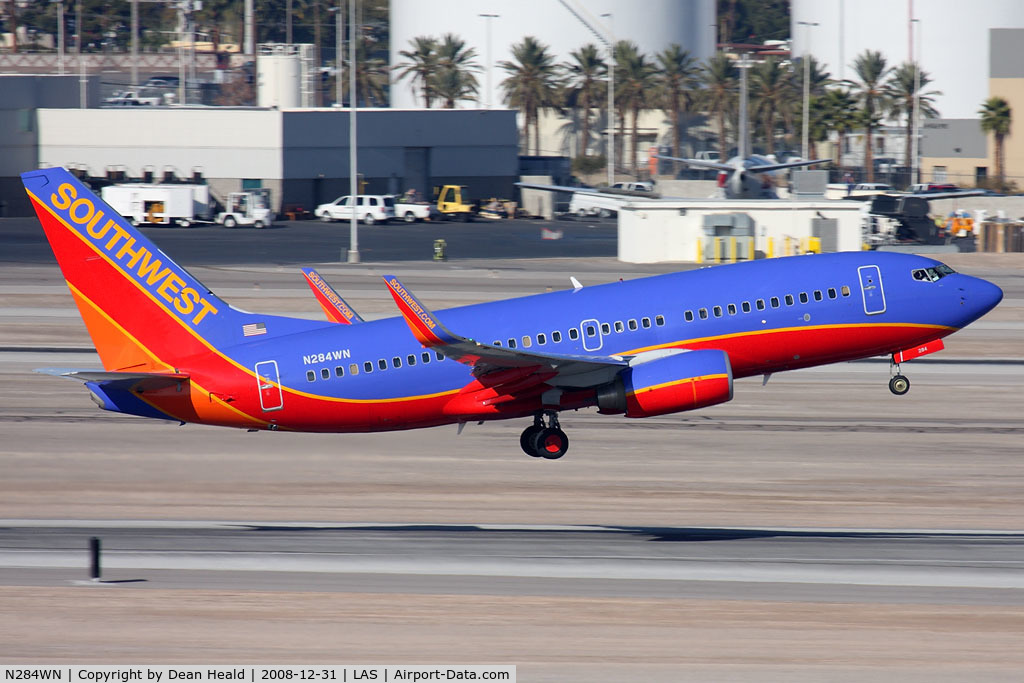 N284WN, 2007 Boeing 737-7H4 C/N 32535, Southwest Airlines N284WN (FLT SWA1623) departing RWY 1R enroute to El Paso Int'l (KELP).