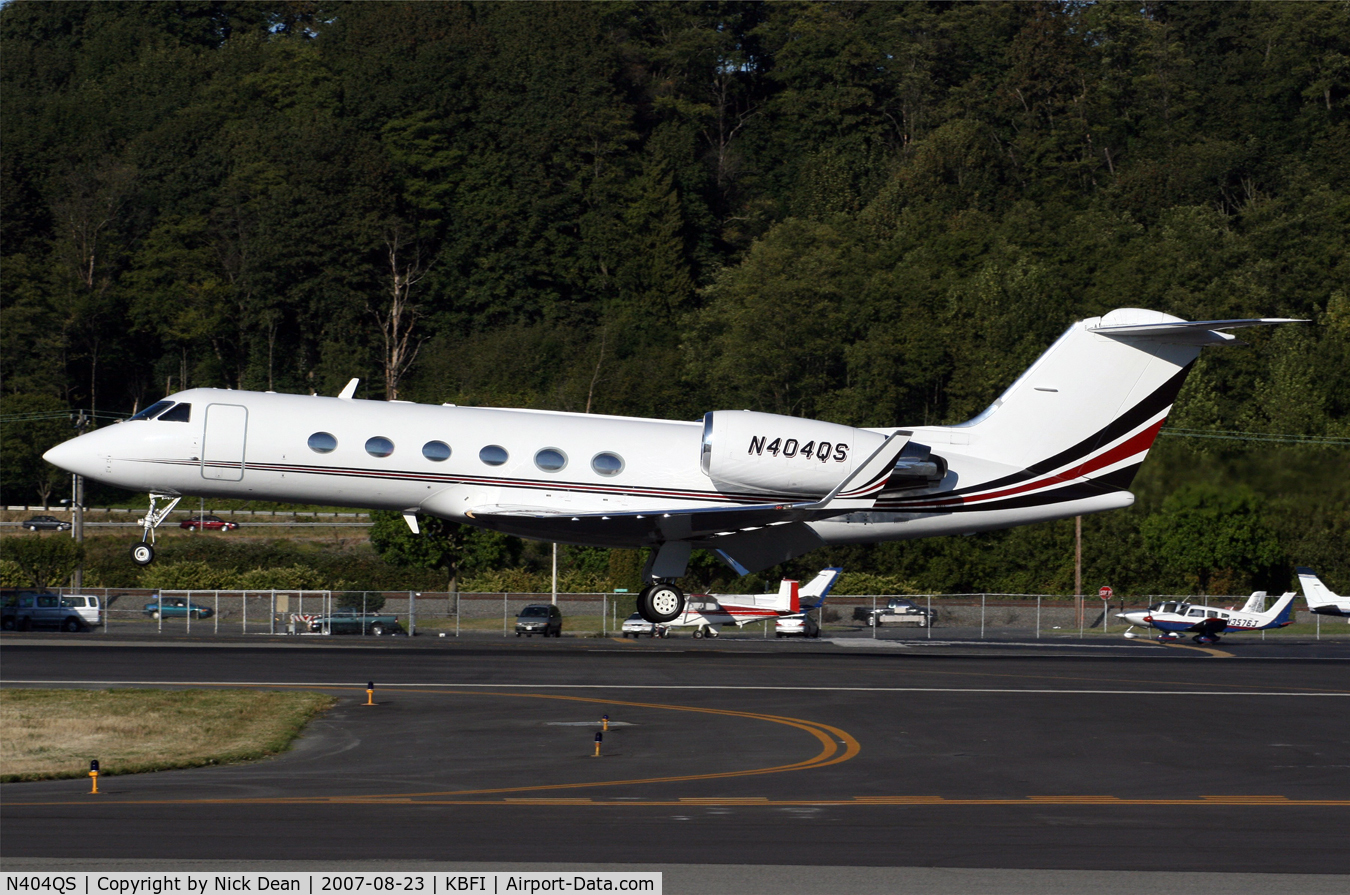 N404QS, 1996 Gulfstream Aerospace G-IV C/N 1304, KBFI