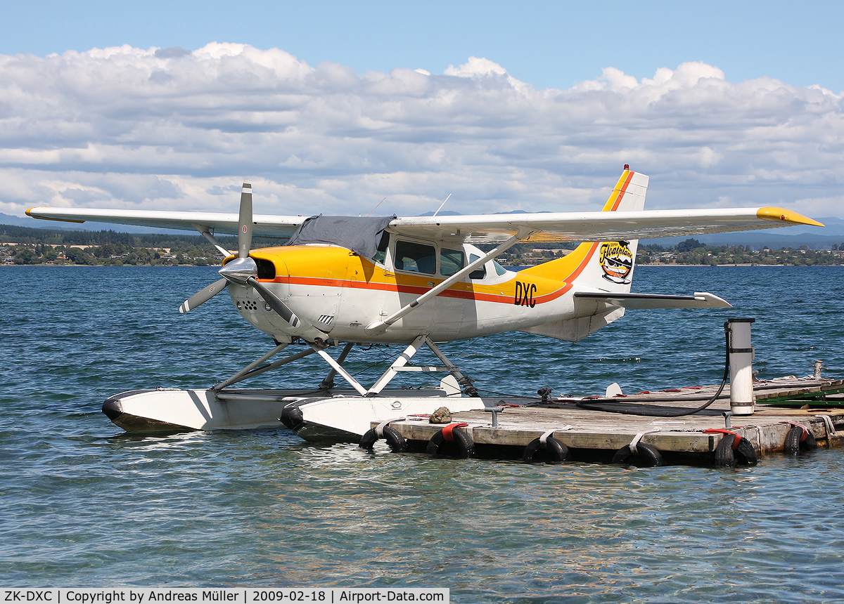 ZK-DXC, Cessna U206F Stationair C/N U20602986, At Lake Taupo.