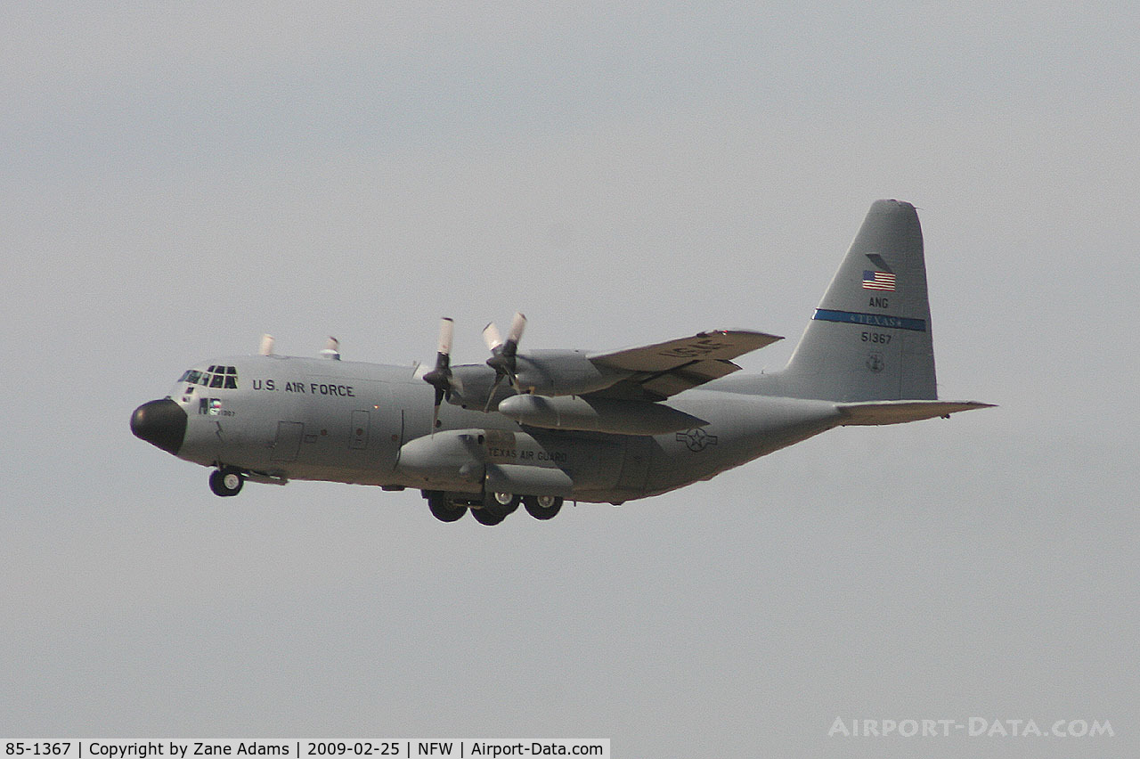 85-1367, 1985 Lockheed C-130H Hercules C/N 382-5082, Departing NASJRB Fort Worth.
