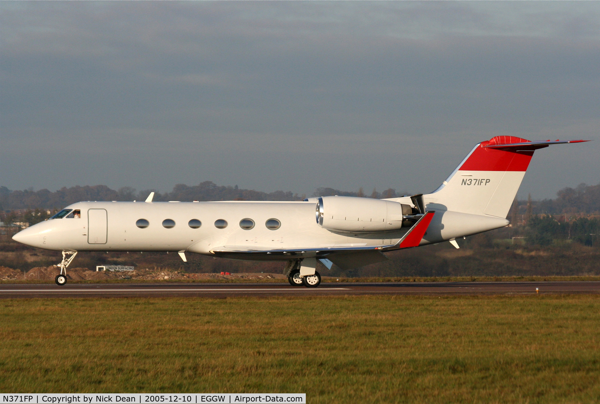 N371FP, 1999 Gulfstream Aerospace G-IV C/N 1371, EGGW