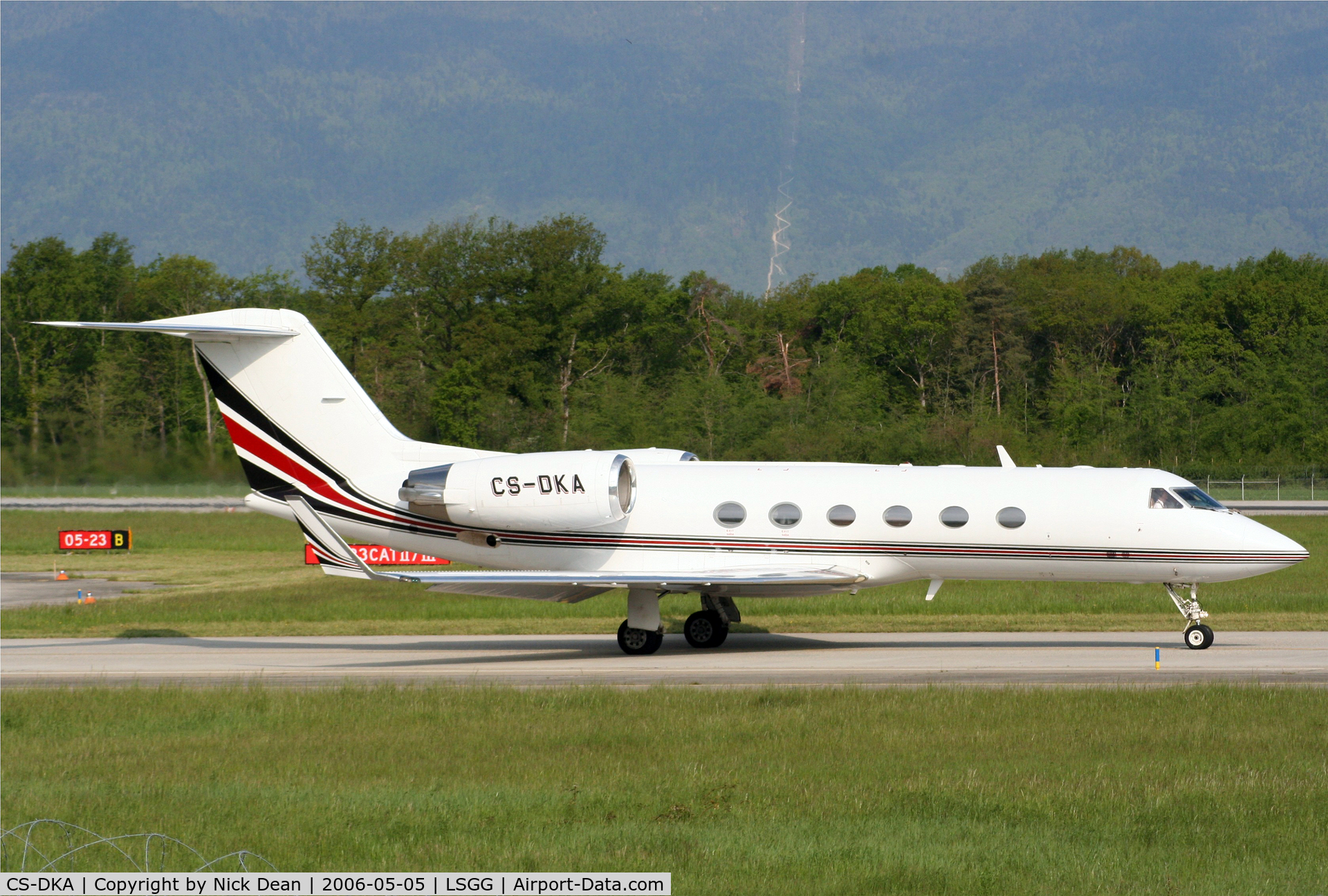 CS-DKA, 2002 Gulfstream Aerospace 4SP C/N 1480, LSGG