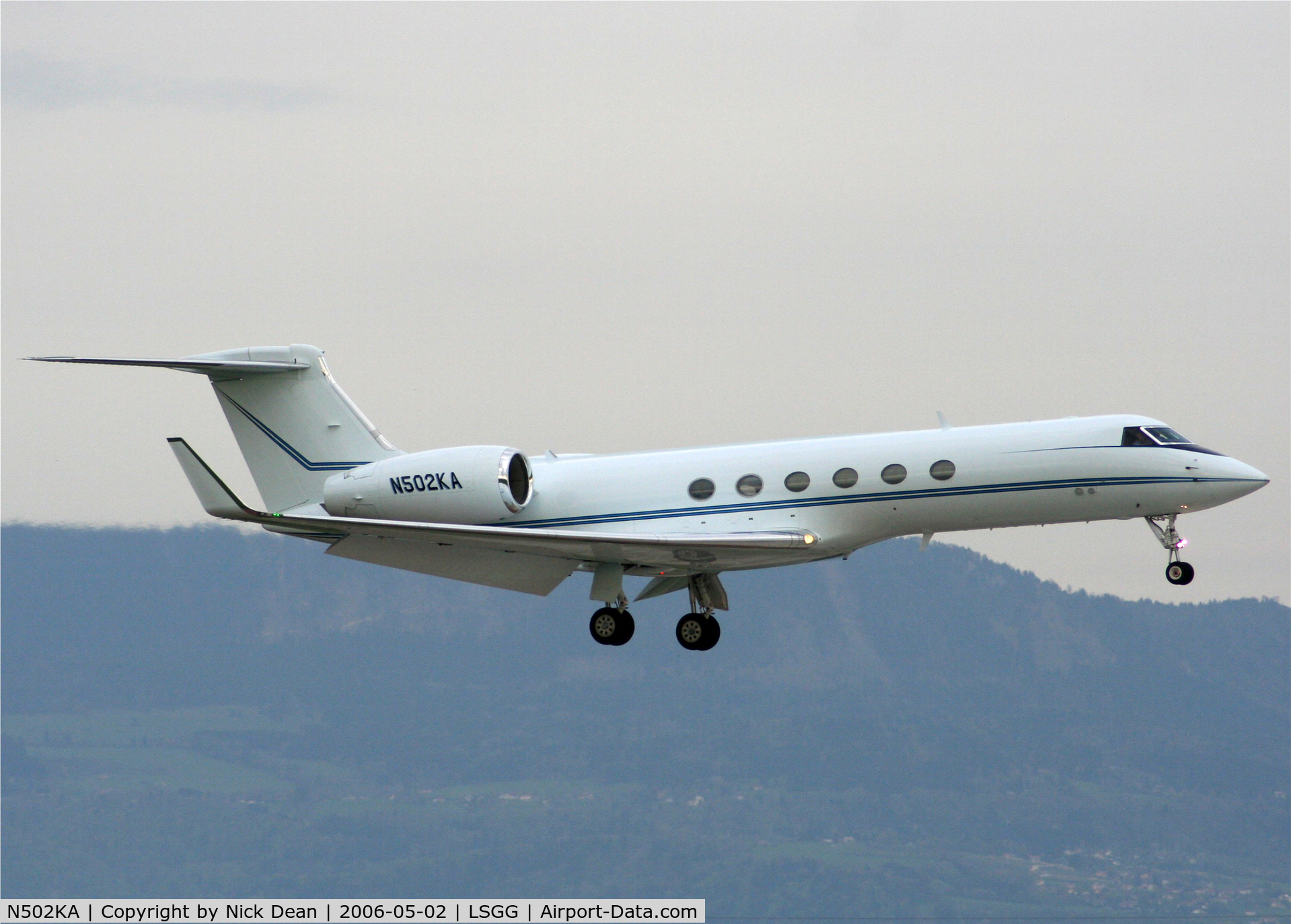N502KA, 1999 Gulfstream Aerospace G-V C/N 502, LSGG