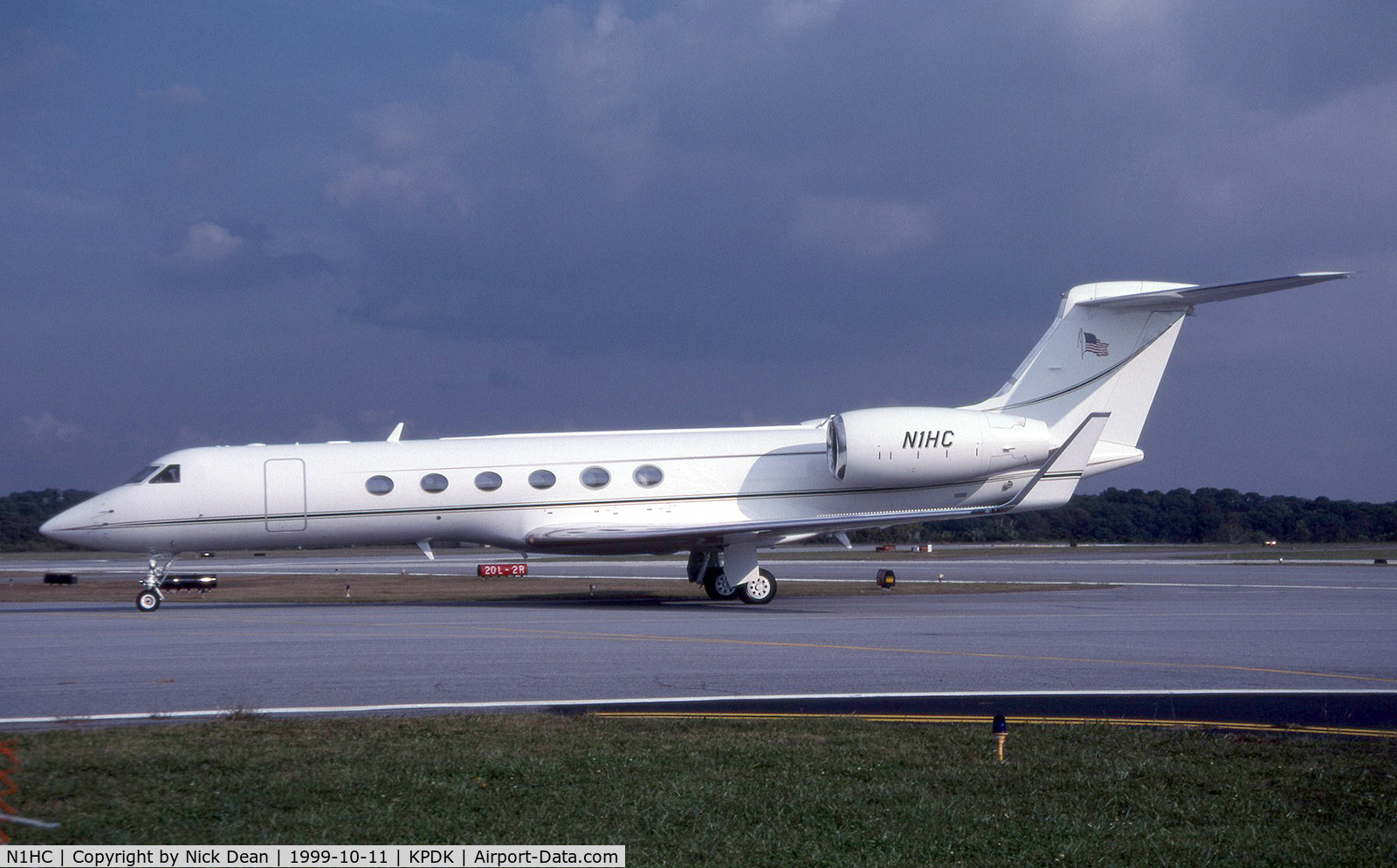 N1HC, 1998 Gulfstream Aerospace Gulfstream V C/N 545, KPDK