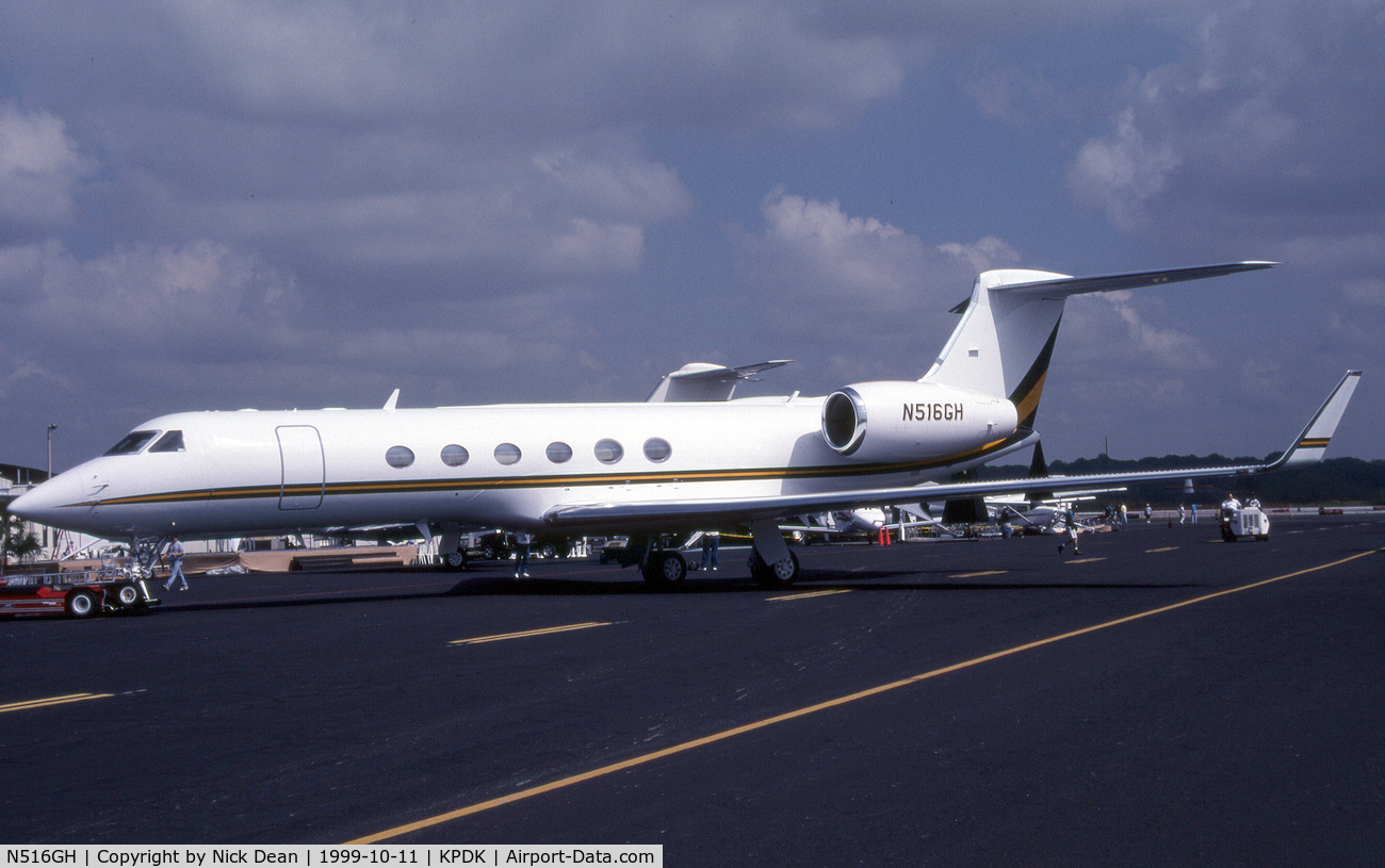N516GH, 1998 Gulfstream Aerospace G-V C/N 553, KPDK