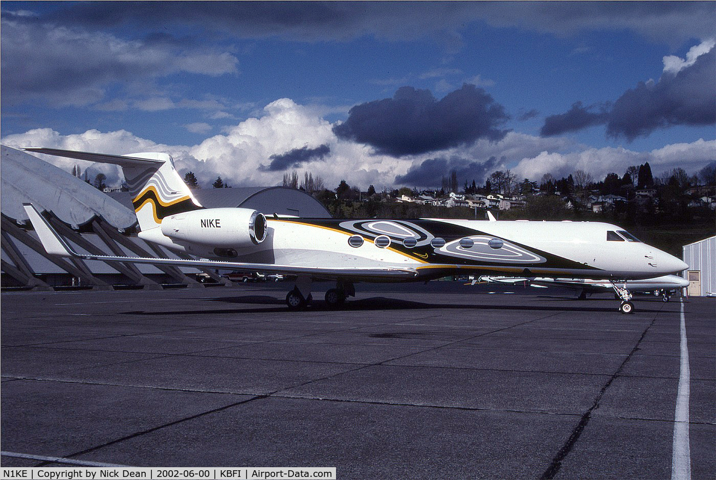 N1KE, 1999 Gulfstream Aerospace G-V C/N 574, KBFI
