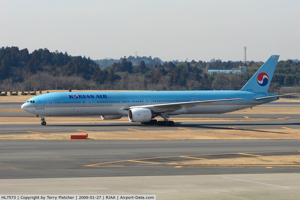 HL7573, 2000 Boeing 777-3B5 C/N 27952, KAL B777 at Narita