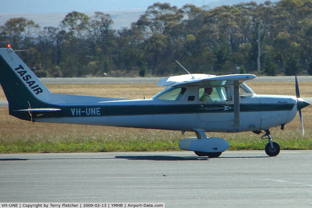 VH-UNE, Cessna A152 Aerobat C/N A1521004, Tasair Cessna 152 at Hobart Int